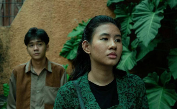 Review Film Penyalin Cahaya: Thriller Kampus yang Gelap