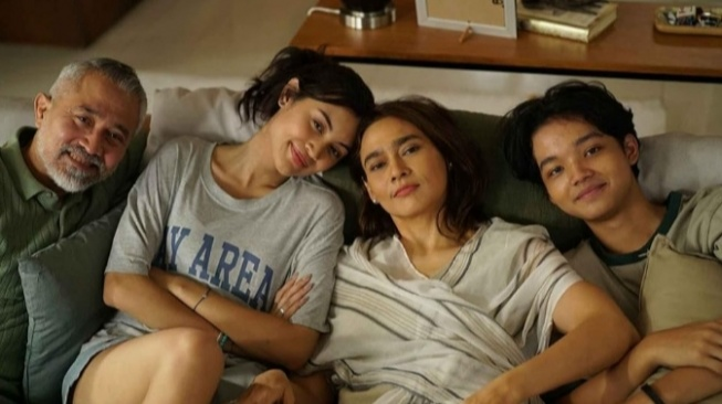 Review Film Persahabatan Penuh Hangat dan Emosi
